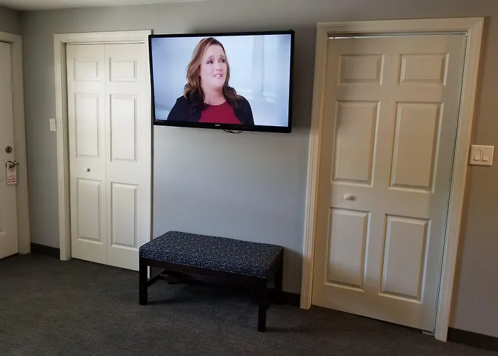 Mt. Madison Inn & Suites