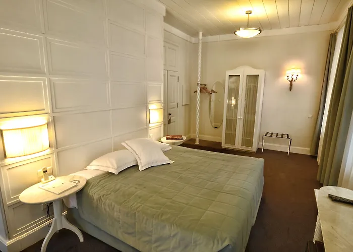 Kar'S Hotel