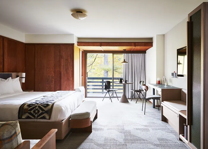 Skyline Lodge
