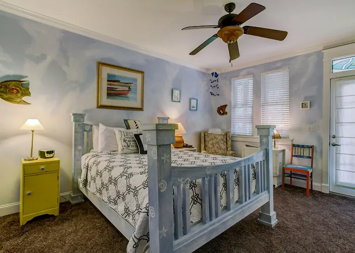 Anchor Inn Nsb Bed And Breakfast