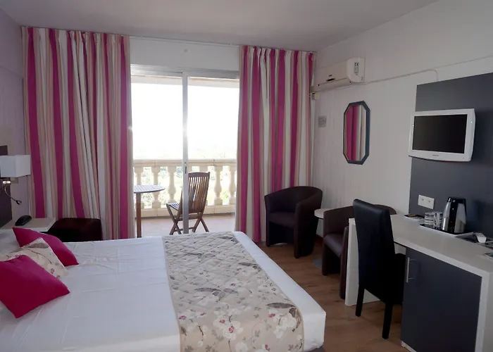 Logis Hotel Le Col De L'Ange