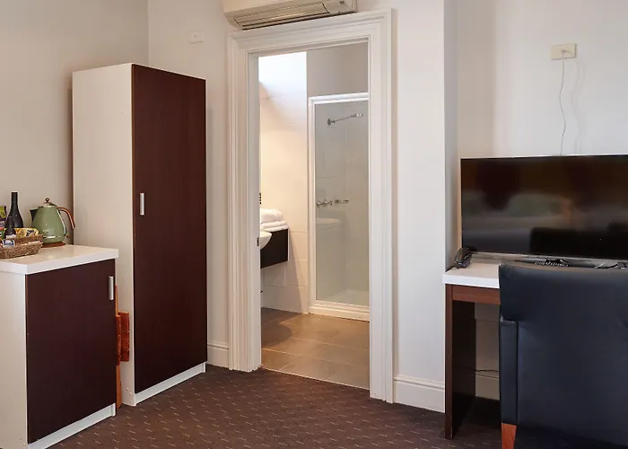 Auldington Hotel