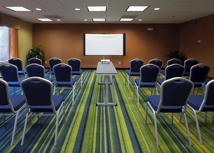 Fairfield Inn & Suites By Marriott Charleston Airport/Convention Center