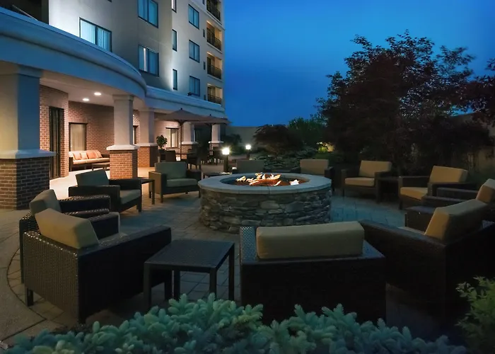Courtyard By Marriott Buffalo Airport