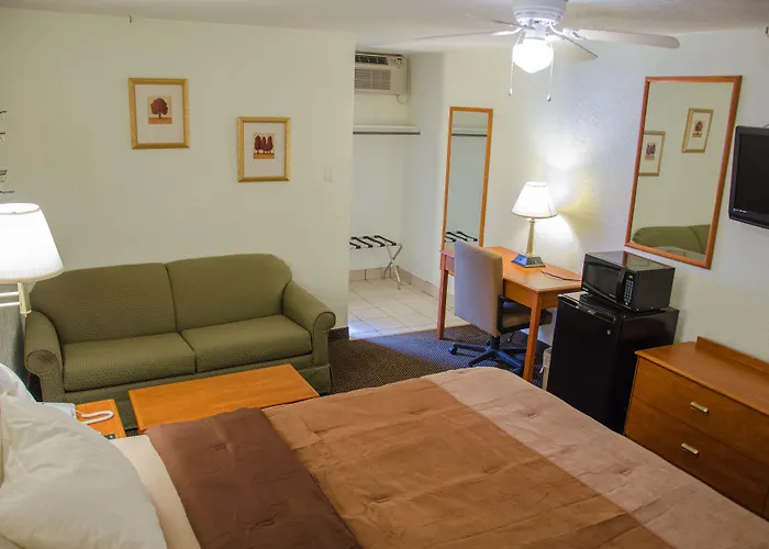 Budget Inn & Suites Colby