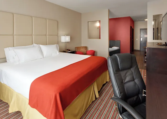 Holiday Inn Express & Suites Northeast By Ihg