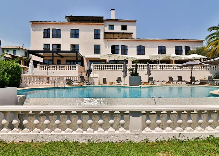 Logis Hotel Perla Riviera & Restaurant