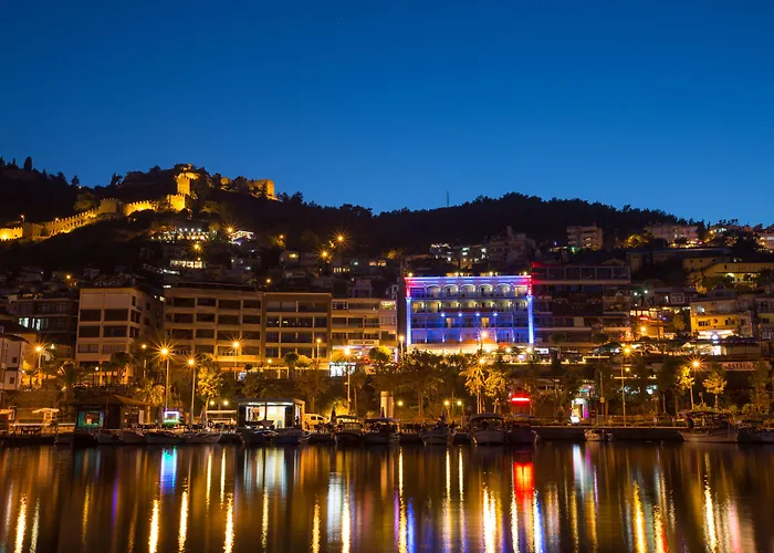 Numa Port Hotel (Adults Only)
