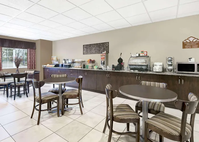 Microtel Inn & Suites