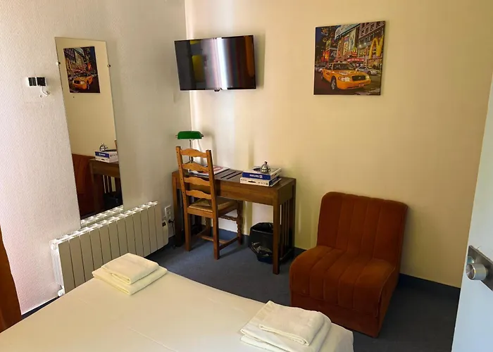 Hotel Couleurs Sud 46 Chambres Avec Ascenseur Et Bar-Restaurant Centre Ville-Gare Charleville-Mezieres