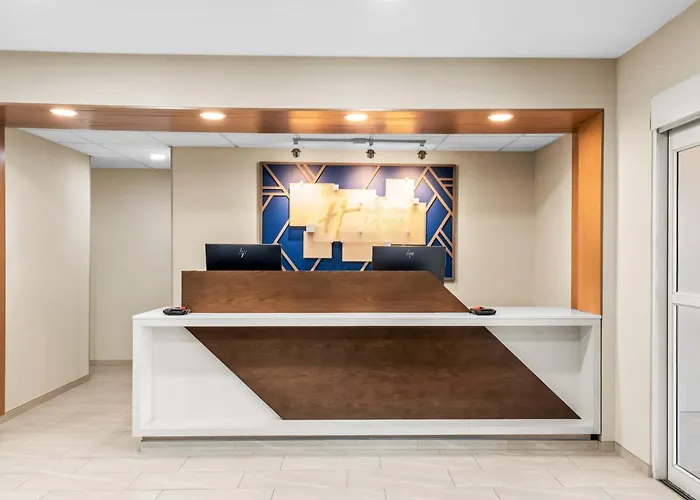 Holiday Inn Express Hotel & Suites Council Bluffs - Convention Center Area By Ihg