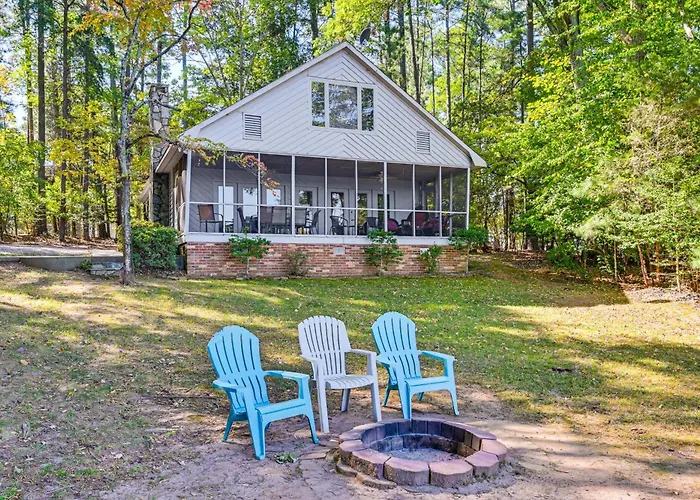Private Dock & Beach! Lake Norman Cottage Hideaway