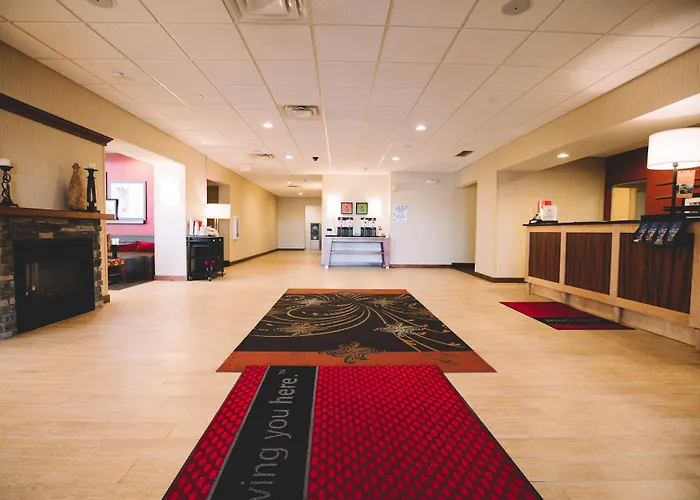 Hampton Inn & Suites Minot