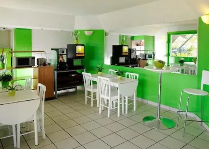 Lemon Hotel