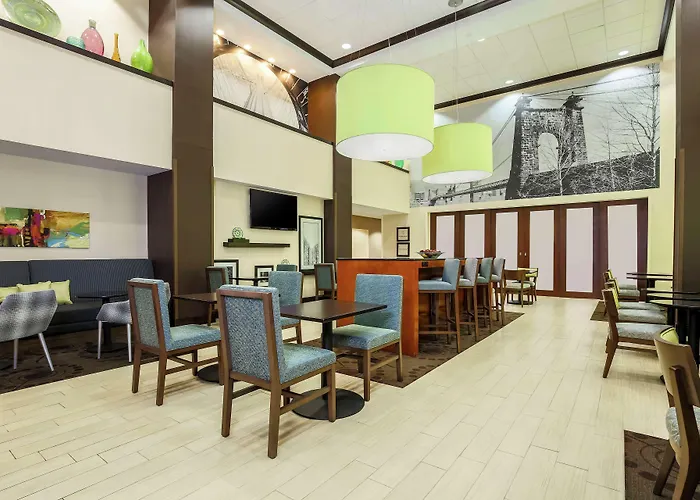 Hampton Inn & Suites Wheeling - The Highlands
