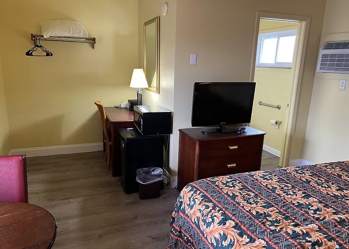 Crows Nest Inn Tawas