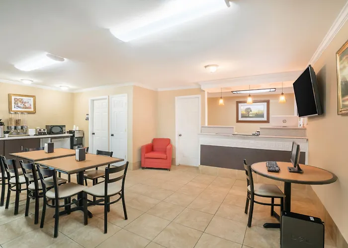 Travelodge By Wyndham Santee