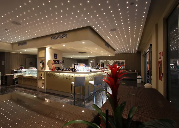 Main Palace Hotel