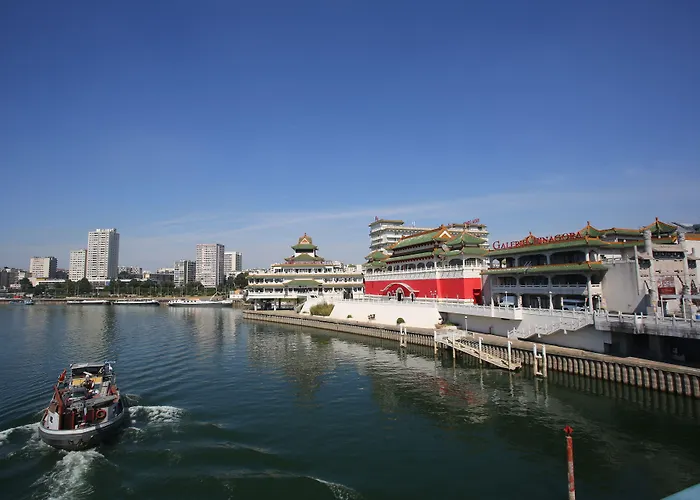 Hotel Huatian Chinagora