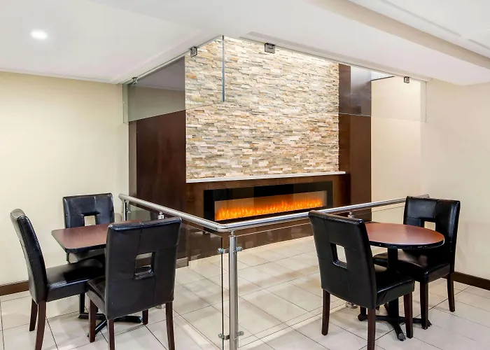 La Quinta By Wyndham Oshawa