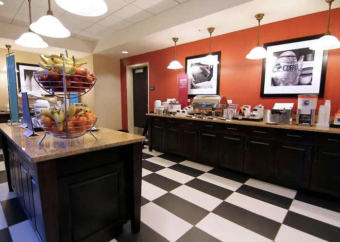 Hampton Inn & Suites Grand Forks