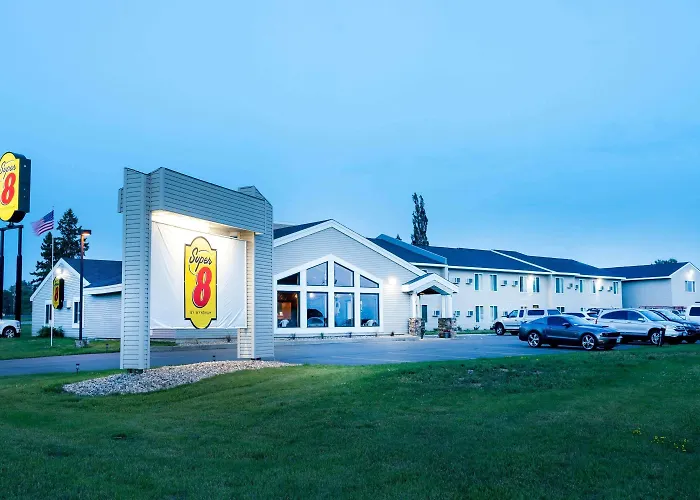 Super 8 By Wyndham Glenwood