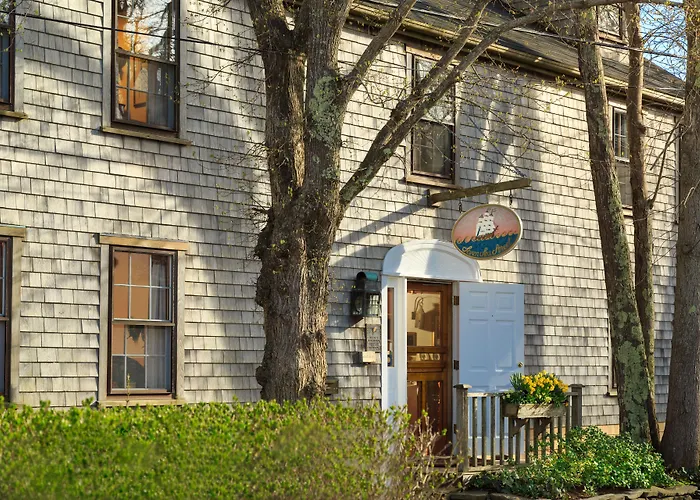 Seven Sea Street Inn