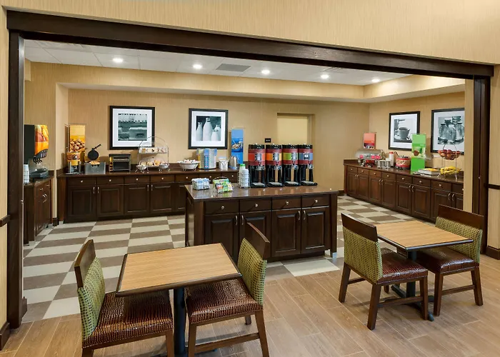 Hampton Inn & Suites Williamsport - Faxon Exit
