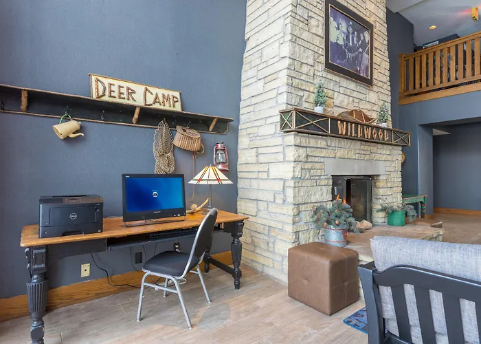 Wildwood Lodge & Suites