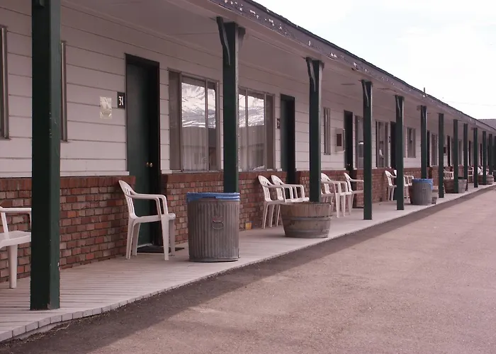Bridgeport Inn