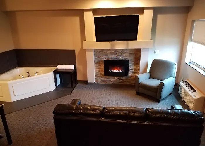 Okoboji Inn & Suites