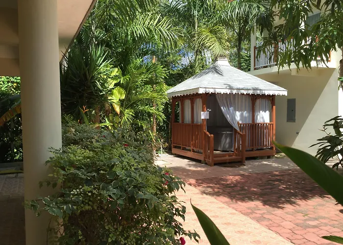 Rayon Hotel