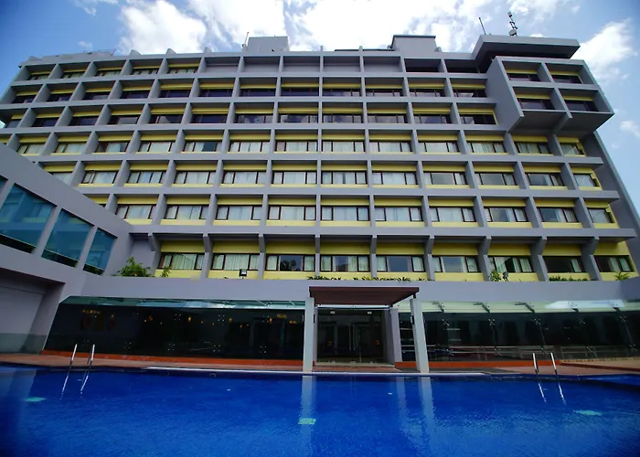 Dolphin Hotel