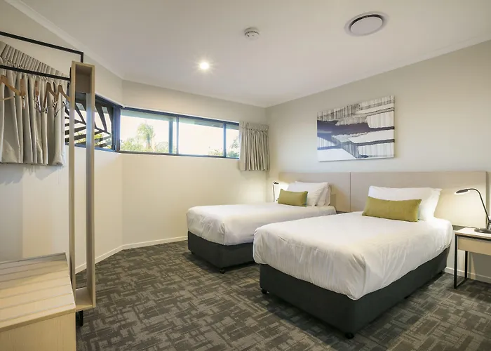 Nightcap At Kawana Waters Hotel