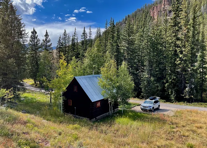 Pioneer Guest Cabins