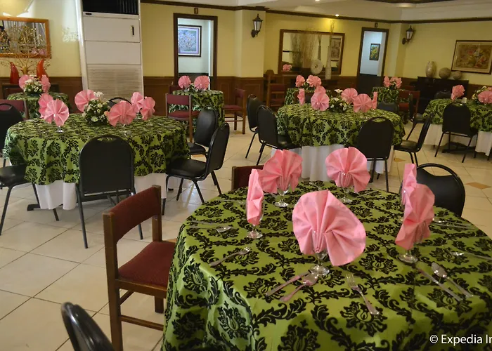 Tagaytay Country Hotel