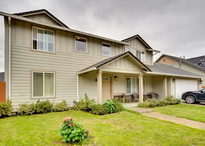 Springfield Apt W/ Deck + Central Location!