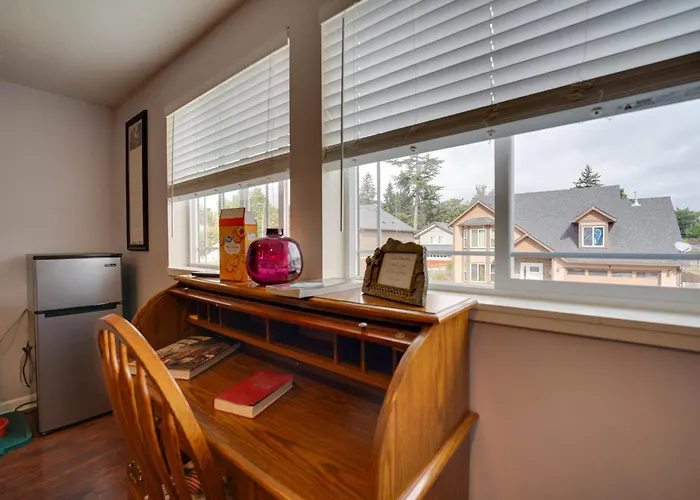 Springfield Apt W/ Deck + Central Location!