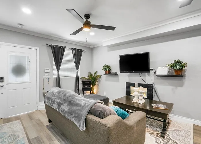 Luxury Cozy Studio With Firepit