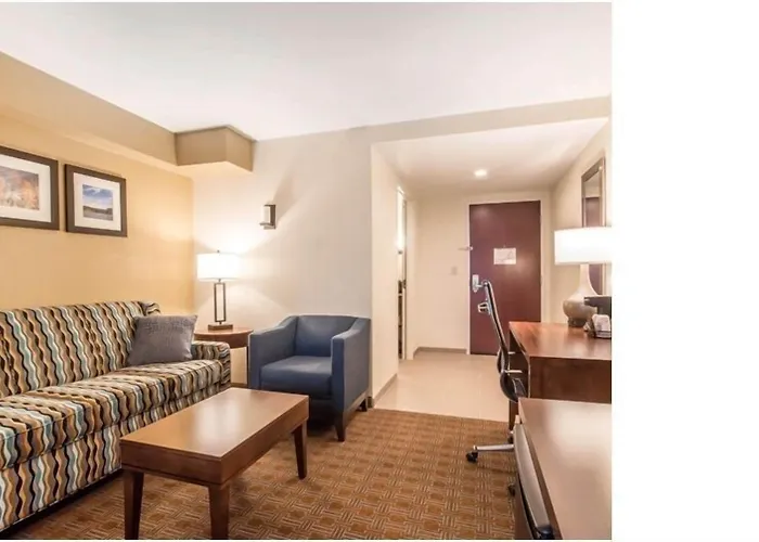 Comfort Inn & Suites Brattleboro I-91