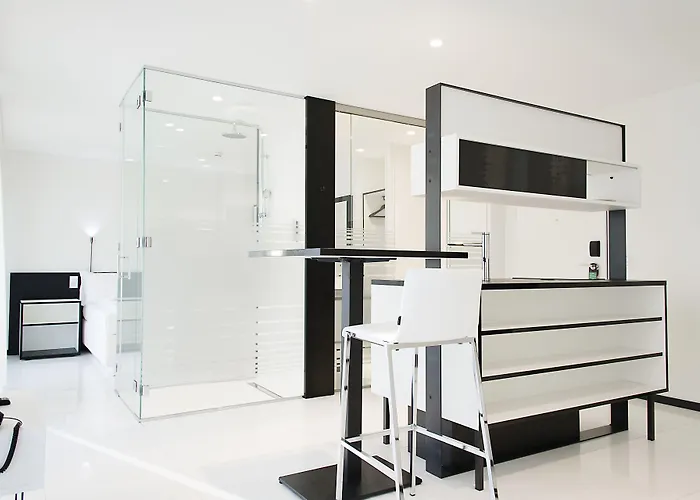 Residence Thessoni Home Zurich -Self Checkin -No Restaurants-Short&Longstay
