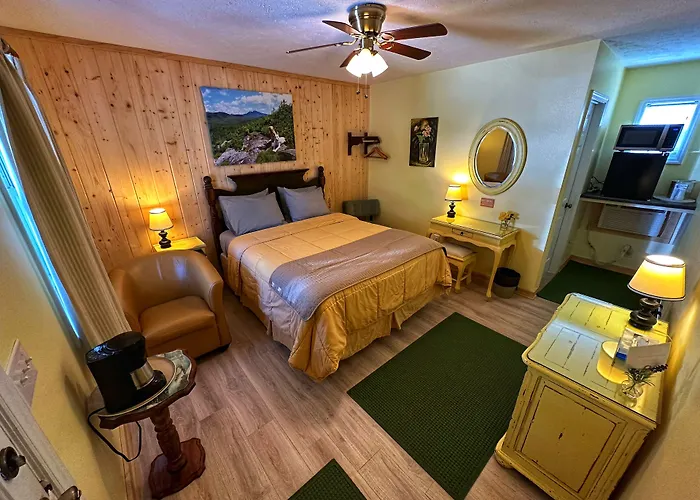 Alpine Village Inn - Blowing Rock