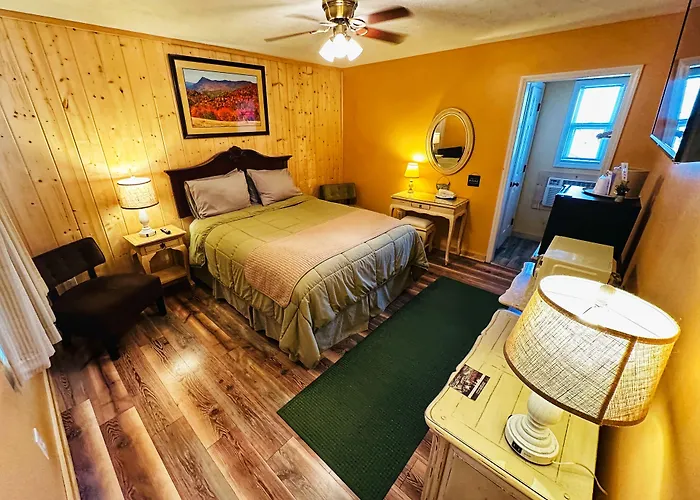 Alpine Village Inn - Blowing Rock