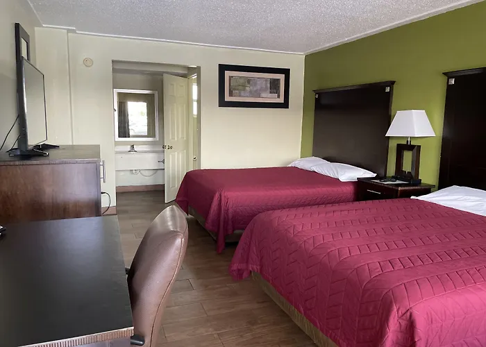 Driftwood Inn - Lake City