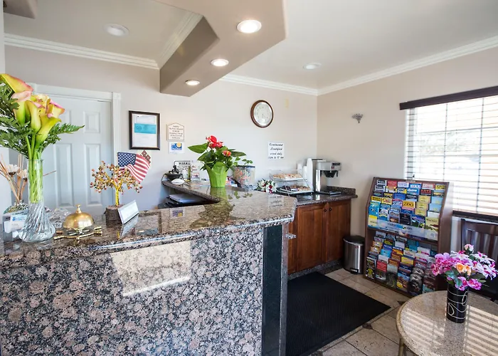 Beachwalker Inn&Suites
