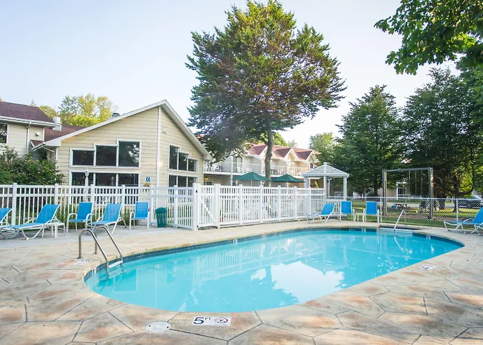 Somerset Inn & Suites