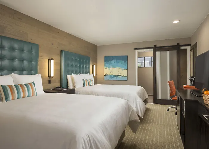 Wave Street Inn