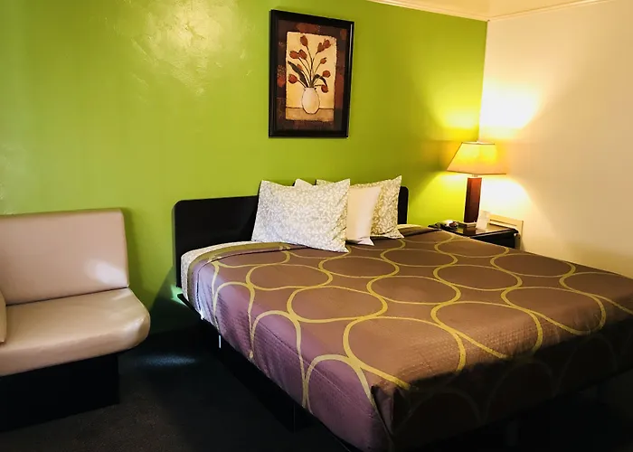 Marinette Inn