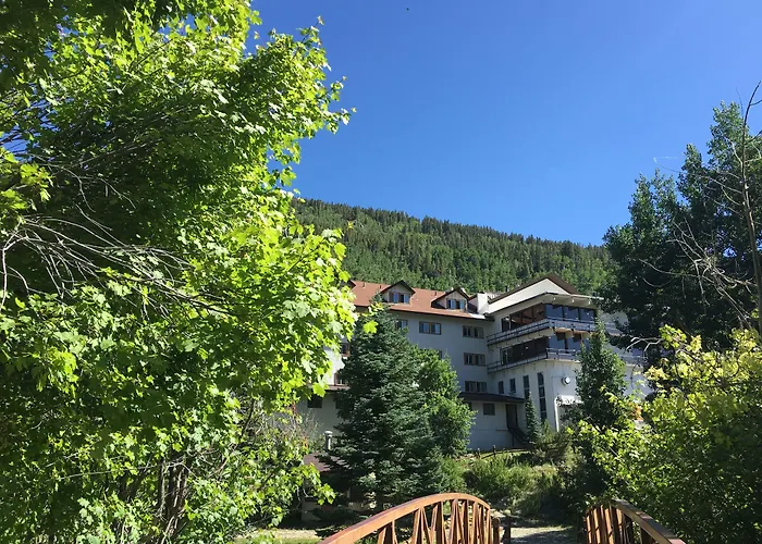 Monarch Mountain Lodge