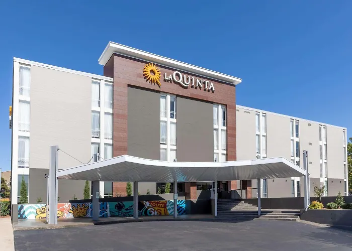 La Quinta Inn & Suites By Wyndham Tulsa Downtown - Route 66